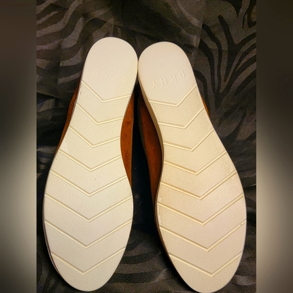 Authentic DKNY Wedge Bootie - Picture 5 of 5